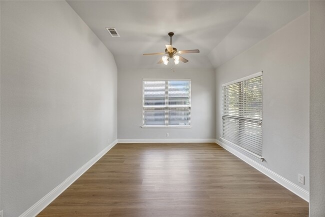 Building Photo - 300 Kelvington Dr