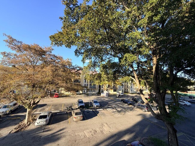 Building Photo - 11925 NE 2nd Ave