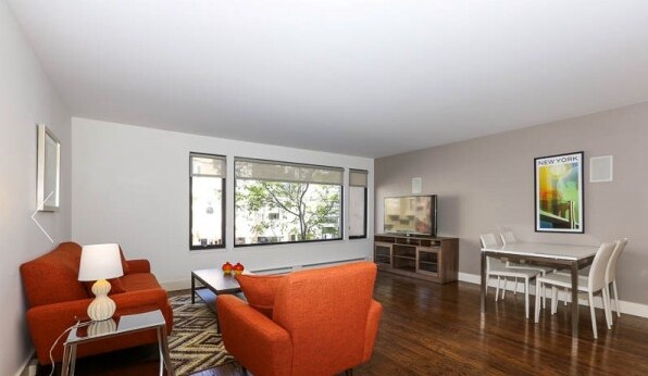 Primary Photo - 2445 Polk St