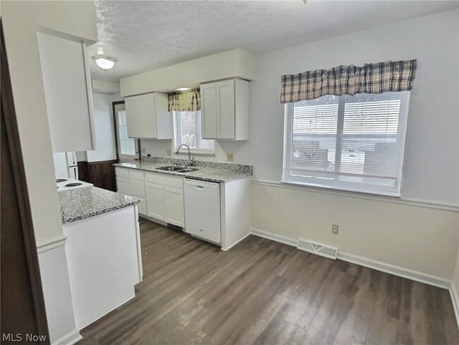 Foto del edificio - 2566 Graham Rd