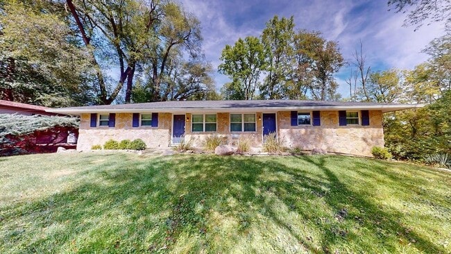 Building Photo - 32 Marion St