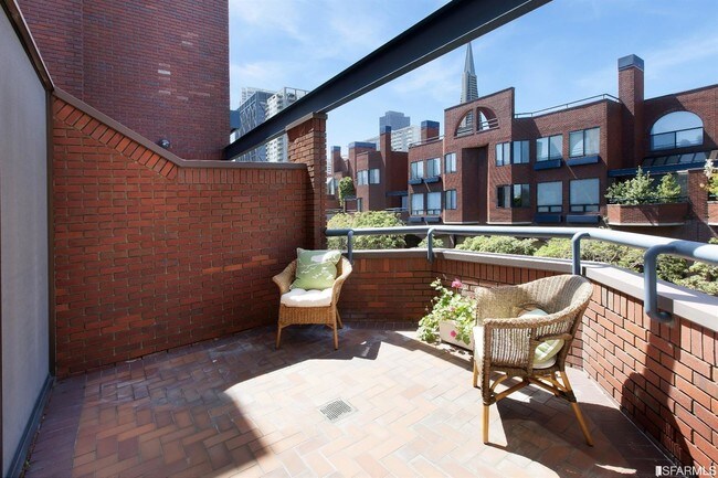 Foto del edificio - 640 Davis St