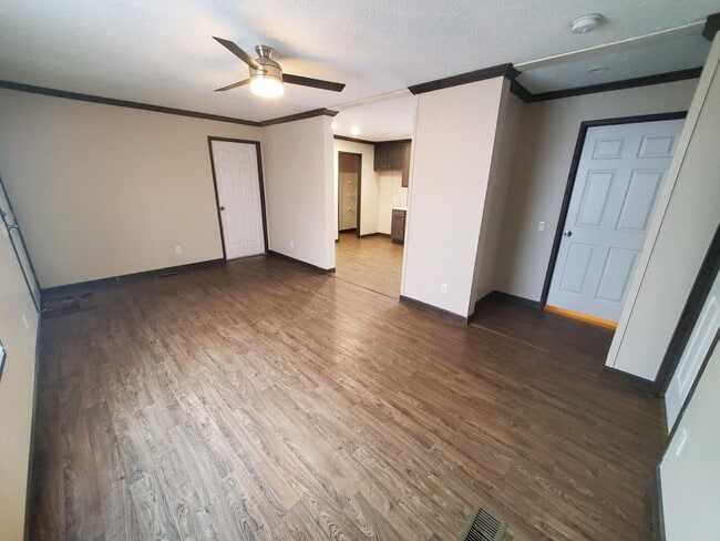 Building Photo - 6 Swallow Ct