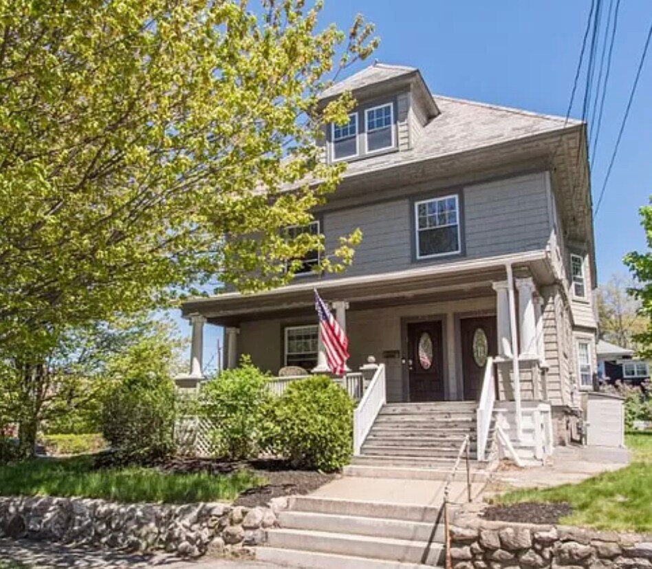 Primary Photo - 413 Highland St