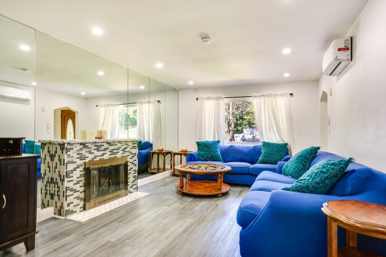 Foto principal - 112 Rockwood Pl