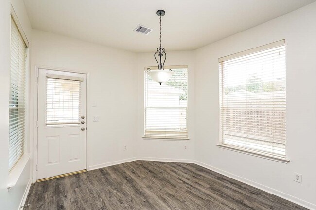 Building Photo - 12802 Magnolia Leaf St