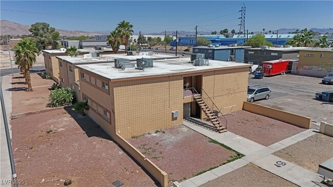 Building Photo - 2928 Marlin Ave