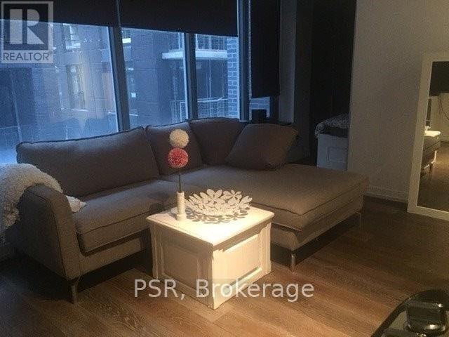 Building Photo - 95 Bathurst St