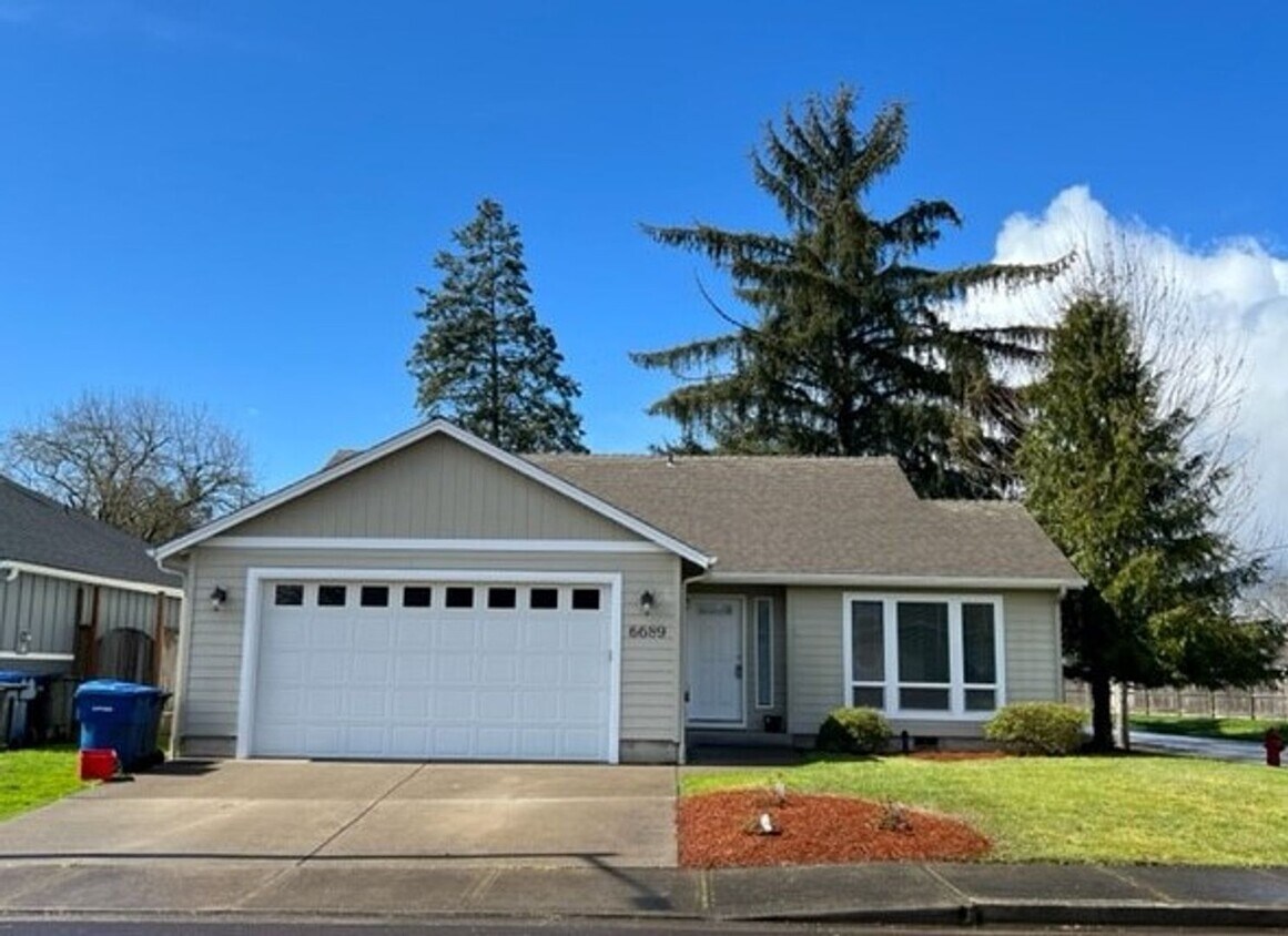 Primary Photo - 3Bd/2Ba Single Story House - Available Soon!