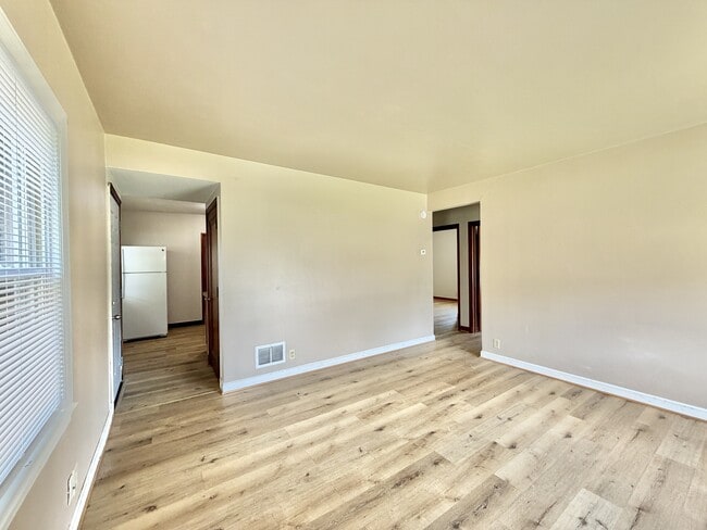 Building Photo - 1029 McKinley Ave