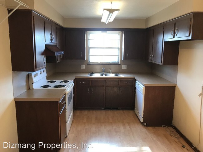 Building Photo - 3 br, 1.5 bath House - 1550 E. Seminole St.