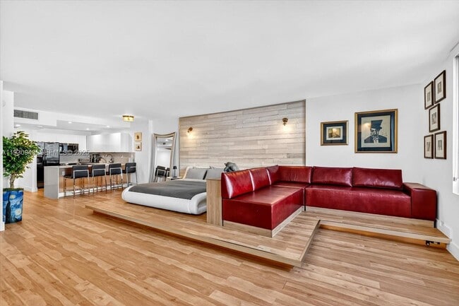 Building Photo - 2301 Collins Ave