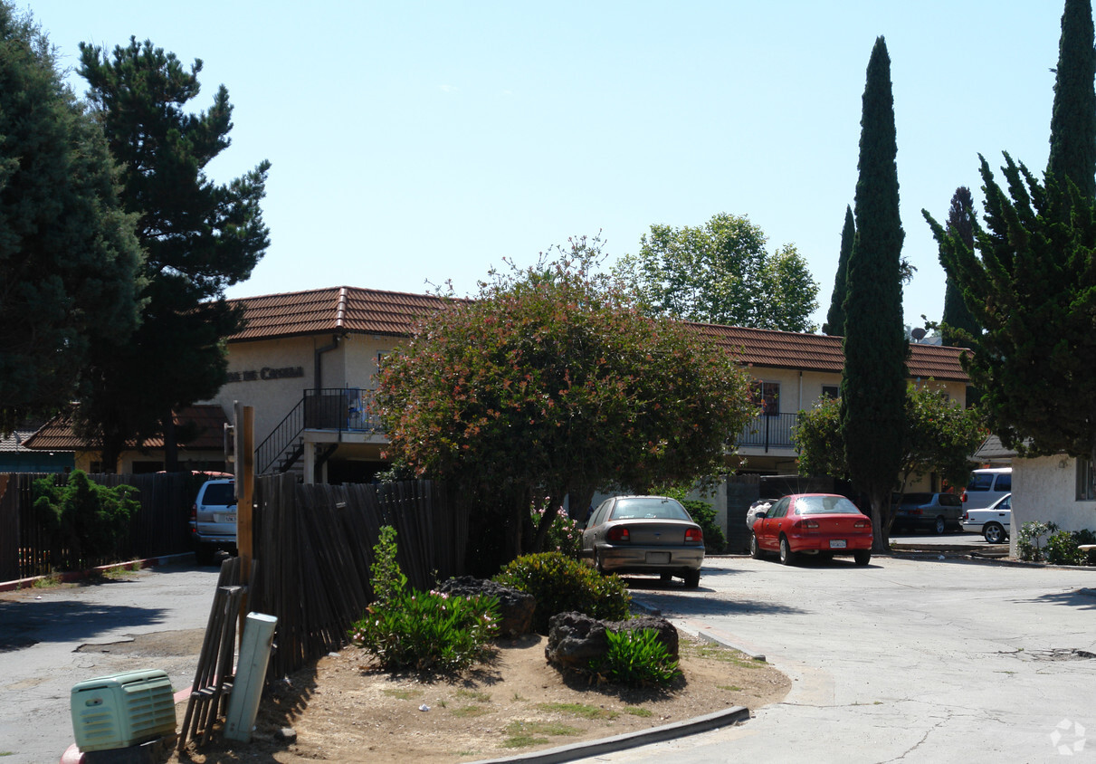 Building Photo - 390 Pala Vista Dr