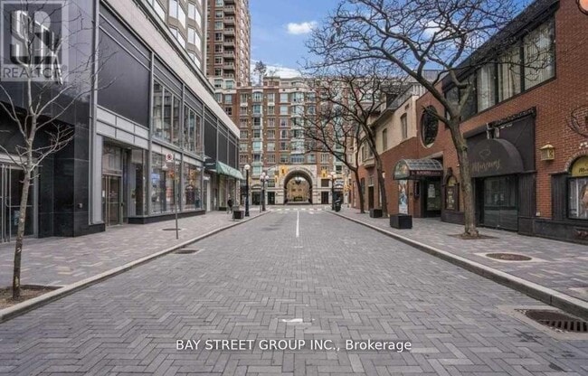 Photo du bâtiment - 155 Yorkville Ave
