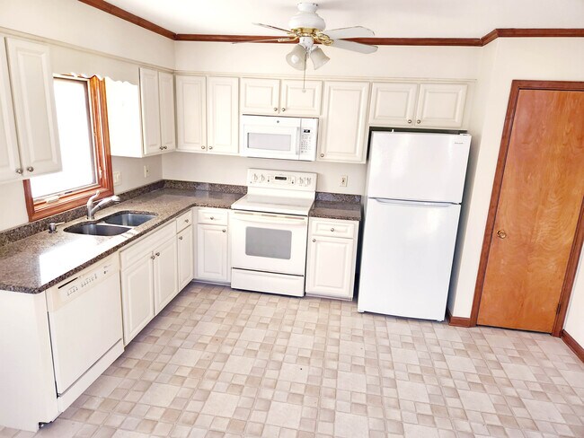 Foto del edificio - 12422 Kent Rd