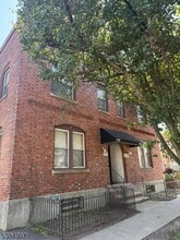 Building Photo - 115 Forest St