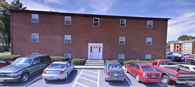 Building Photo - Red Coat Manor Apartments