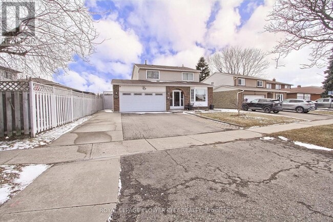 Building Photo - 243 Centre St N