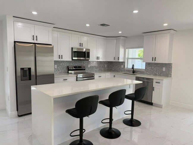 Building Photo - 4147 Success St