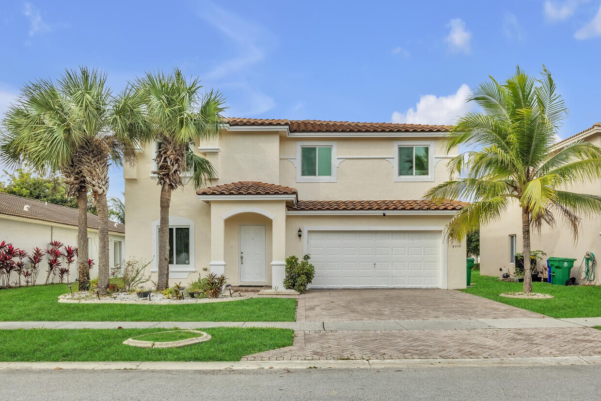 Foto principal - 4554 SW 127th Terrace