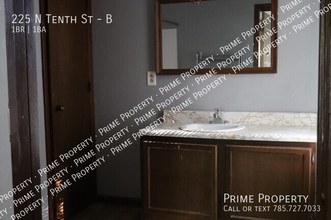 Foto del edificio - 225 N Tenth St-B