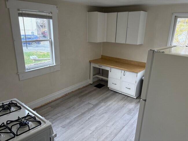 Foto del edificio - 370 Falling Run Rd