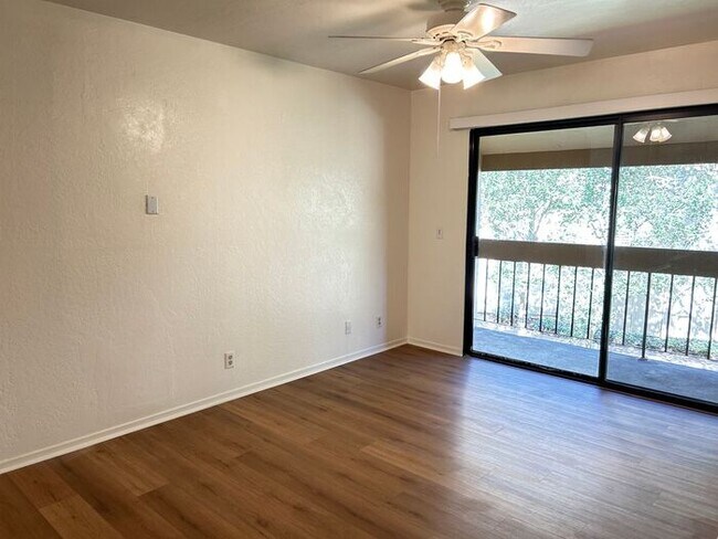 Building Photo - Charming Condo Near Monterey Coast