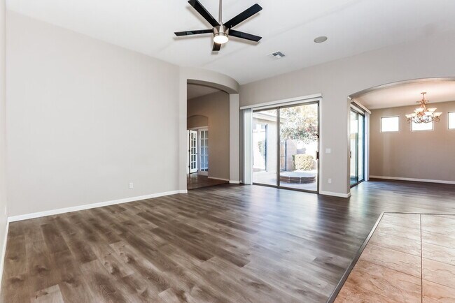 Foto del edificio - 2221 S Holguin Way