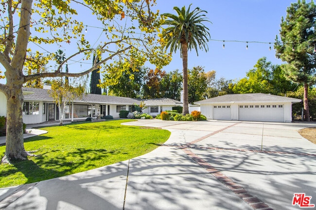 Building Photo - 22960 Erwin St