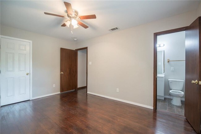 Building Photo - 1245 Arrowhead Dr
