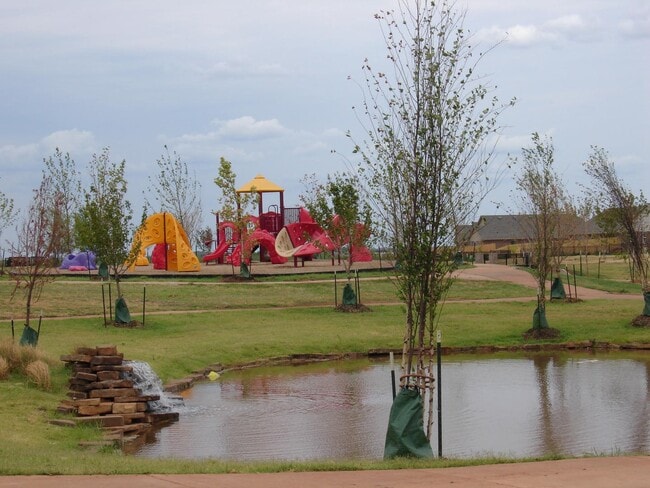 Building Photo - Great House in Deer Creek Schools