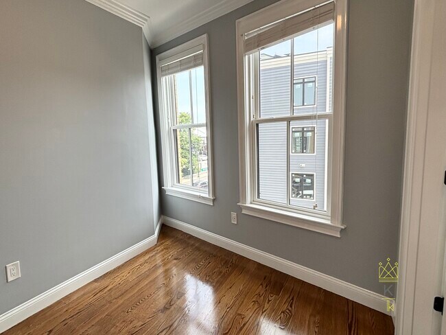 Foto del edificio - 38-42 Hyde Park Ave. Unit 5