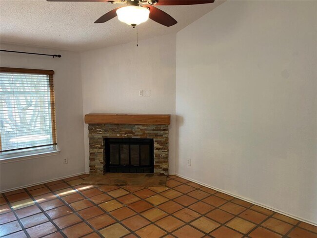 Building Photo - 8102 Treehouse Ln