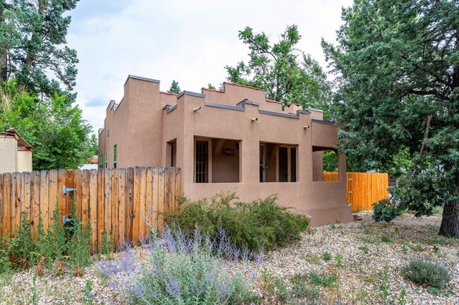 Building Photo - Charming Historic Rancher: 3 Bed, 1 Bath w...