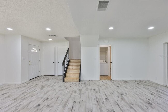 Building Photo - 14805 Lake Forest Dr