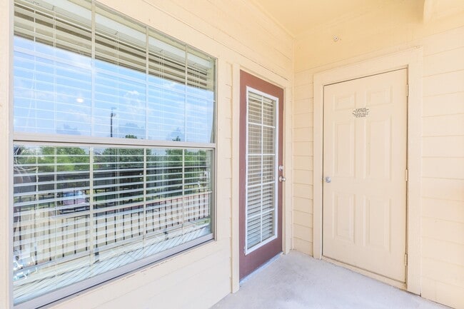 Building Photo - Rush Creek