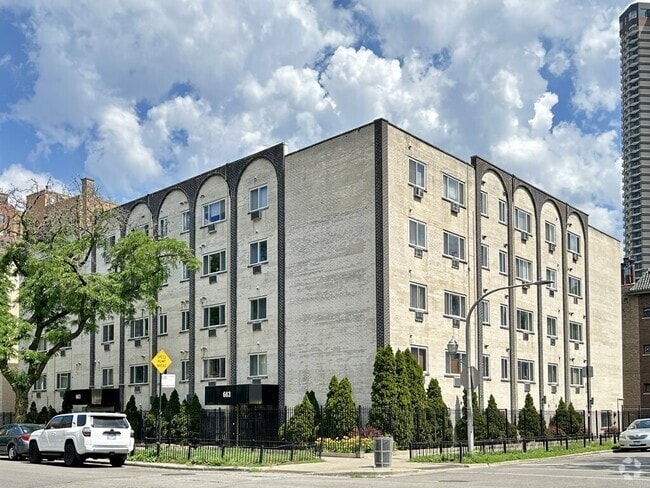 Building Photo - 663 W Grace St