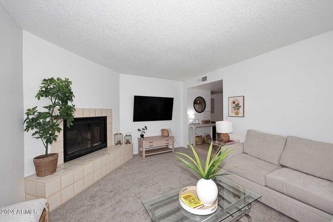 Building Photo - 9419 E Riviera Dr