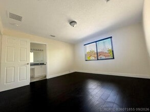 Building Photo - 3118 Coral Ridge Dr