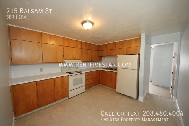 Foto del edificio - 715 Balsam St
