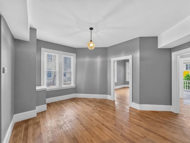 Foto del edificio - 70 Holbrook Ave