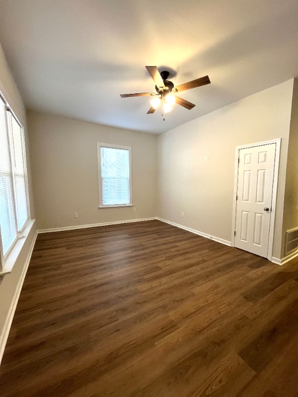 Building Photo - 711 S Jackson St