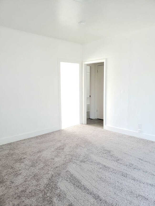 Foto del edificio - Cozy 1 bed, 1 bath house! Centrally located with washer & dryer!