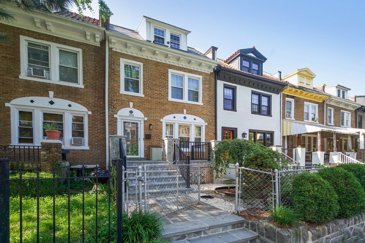 Foto principal - 1452 Spring Rd NW