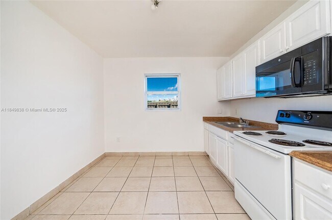 Foto del edificio - 520 SW Krome Terrace