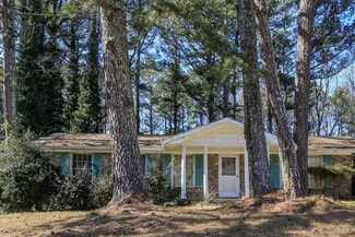 Building Photo - 2107 Hilton Dr