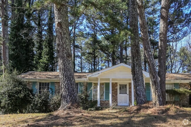 Building Photo - 2107 Hilton Dr