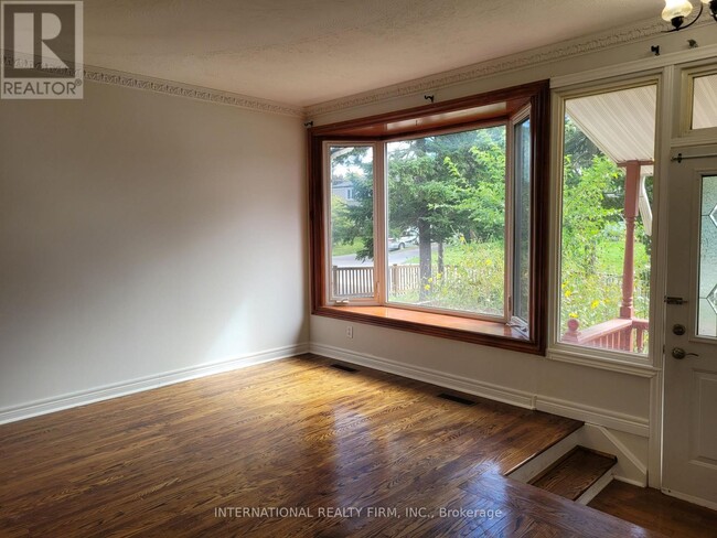 Building Photo - 229 Alsace Rd