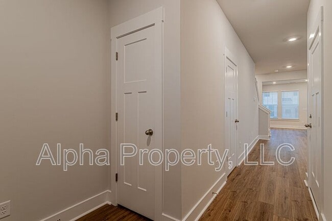 Building Photo - 511 Harebell Wy