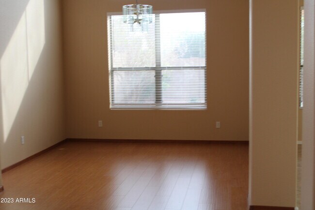 Building Photo - 6349 W Desert Hollow Dr